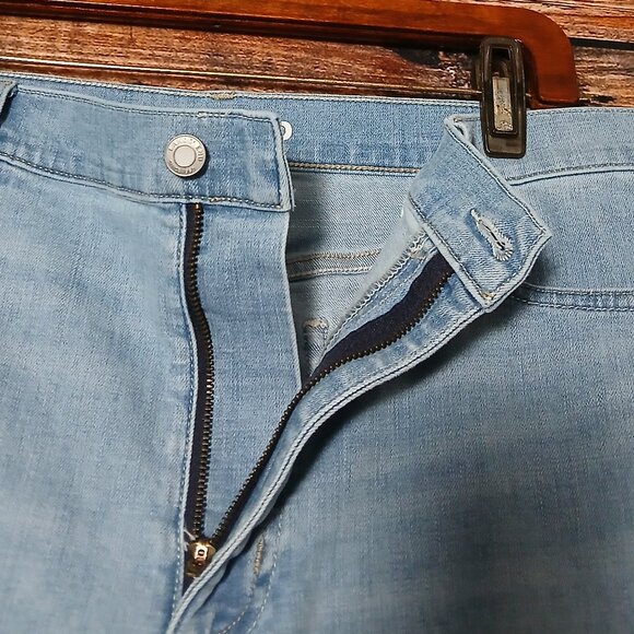 Lands End Jeans Size 14 High Rise Wide Leg Light Wash Blue Denim Stretch - Picture 6 of 9